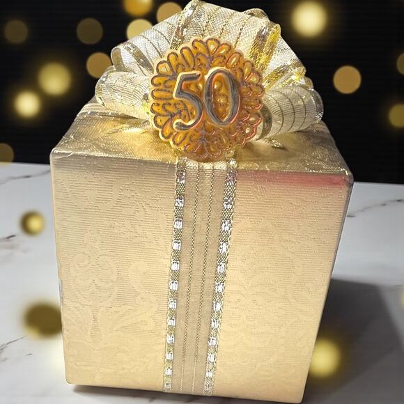 Pretti Pak 50th Anniversary Wind Up Music Box Gold Gift Plays Anniversary Song - Picture 9 of 10